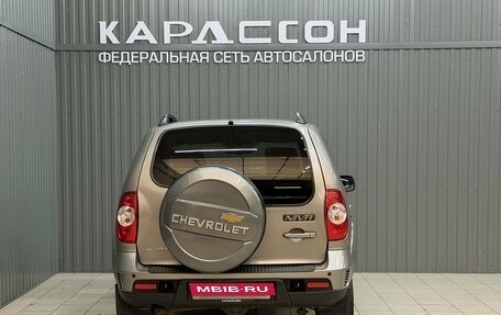 Chevrolet Niva I рестайлинг, 2018 год, 869 000 рублей, 5 фотография
