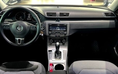 Volkswagen Passat B7, 2011 год, 1 080 000 рублей, 21 фотография