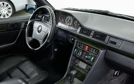 Mercedes-Benz W124, 1992 год, 7 990 000 рублей, 15 фотография