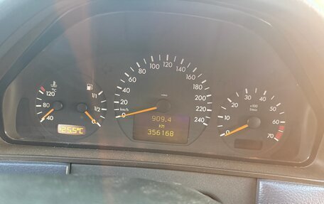 Mercedes-Benz E-Класс, 1999 год, 500 000 рублей, 3 фотография