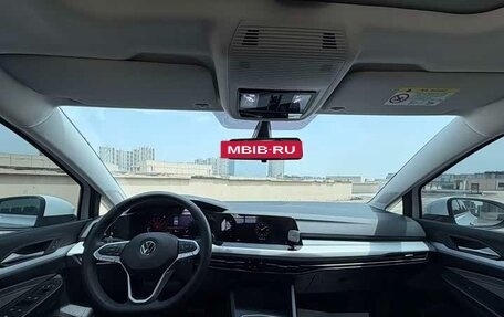 Volkswagen Golf VIII, 2022 год, 1 695 000 рублей, 13 фотография