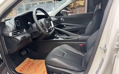 Hyundai Elantra, 2023 год, 1 555 777 рублей, 4 фотография