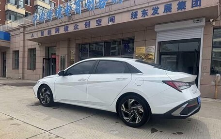 Hyundai Elantra, 2023 год, 1 555 777 рублей, 8 фотография