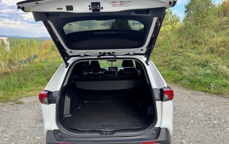 Toyota RAV4, 2020 год, 3 100 000 рублей, 11 фотография