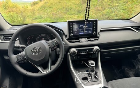 Toyota RAV4, 2020 год, 3 100 000 рублей, 12 фотография