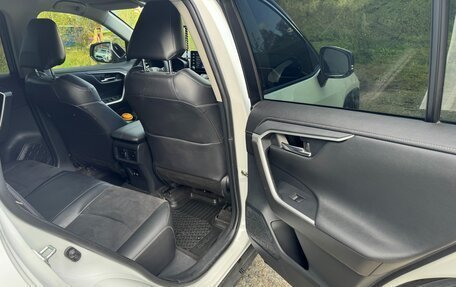 Toyota RAV4, 2020 год, 3 100 000 рублей, 10 фотография