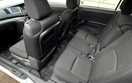 Toyota ISis I, 2015 год, 1 260 000 рублей, 8 фотография