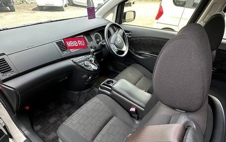 Toyota ISis I, 2015 год, 1 260 000 рублей, 6 фотография