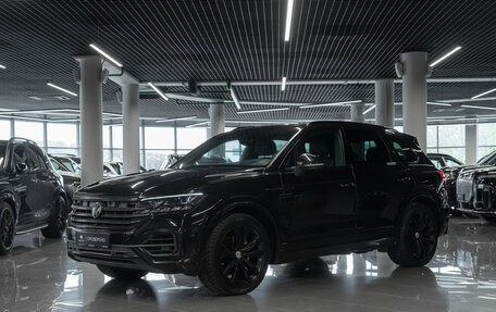 Volkswagen Touareg III, 2018 год, 4 410 000 рублей, 1 фотография