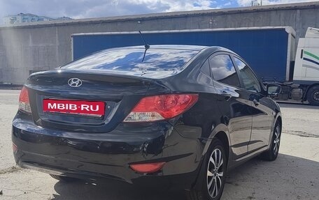 Hyundai Solaris II рестайлинг, 2011 год, 670 000 рублей, 5 фотография