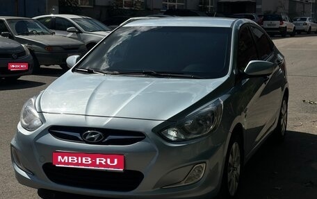 Hyundai Solaris II рестайлинг, 2011 год, 650 000 рублей, 1 фотография