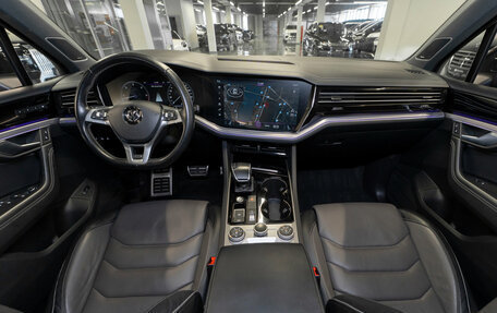 Volkswagen Touareg III, 2018 год, 4 410 000 рублей, 8 фотография