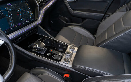 Volkswagen Touareg III, 2018 год, 4 410 000 рублей, 20 фотография