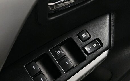 Mitsubishi Pajero Sport III рестайлинг, 2017 год, 2 730 000 рублей, 11 фотография