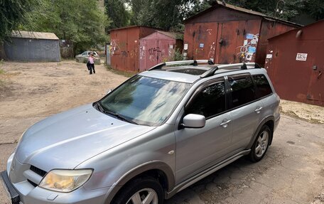 Mitsubishi Outlander III рестайлинг 3, 2006 год, 700 000 рублей, 10 фотография