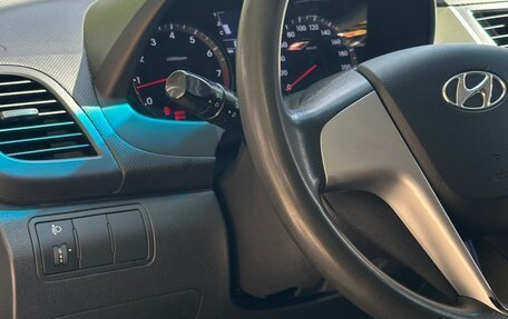 Hyundai Solaris II рестайлинг, 2011 год, 650 000 рублей, 8 фотография