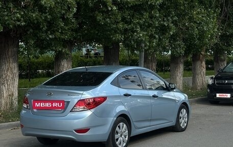 Hyundai Solaris II рестайлинг, 2011 год, 650 000 рублей, 3 фотография