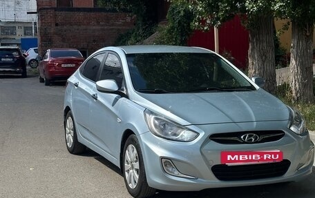Hyundai Solaris II рестайлинг, 2011 год, 650 000 рублей, 2 фотография