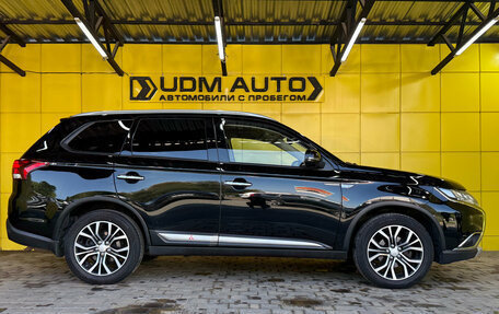 Mitsubishi Outlander III рестайлинг 3, 2018 год, 2 190 000 рублей, 4 фотография