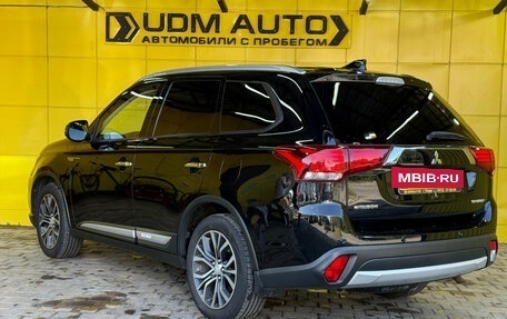 Mitsubishi Outlander III рестайлинг 3, 2018 год, 2 190 000 рублей, 7 фотография