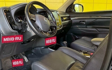 Mitsubishi Outlander III рестайлинг 3, 2018 год, 2 190 000 рублей, 15 фотография