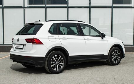 Volkswagen Tiguan II, 2020 год, 2 549 000 рублей, 2 фотография