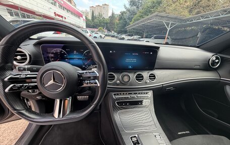 Mercedes-Benz E-Класс, 2022 год, 3 500 000 рублей, 10 фотография