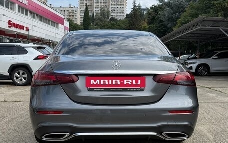 Mercedes-Benz E-Класс, 2022 год, 3 500 000 рублей, 4 фотография