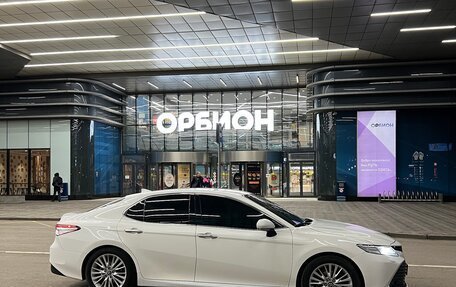 Toyota Camry, 2019 год, 2 200 000 рублей, 4 фотография