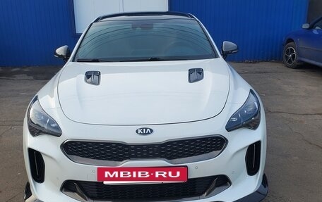 KIA Stinger I, 2018 год, 2 600 000 рублей, 2 фотография