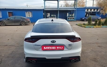 KIA Stinger I, 2018 год, 2 600 000 рублей, 3 фотография