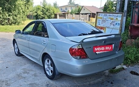 Toyota Camry V40, 2005 год, 760 000 рублей, 2 фотография