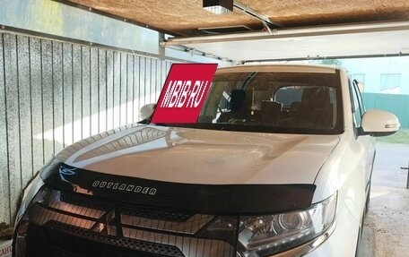Mitsubishi Outlander III рестайлинг 3, 2019 год, 2 000 000 рублей, 17 фотография