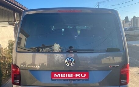 Volkswagen Caravelle T6 рестайлинг, 2021 год, 4 800 000 рублей, 8 фотография