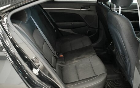 Hyundai Elantra VI рестайлинг, 2017 год, 819 000 рублей, 16 фотография