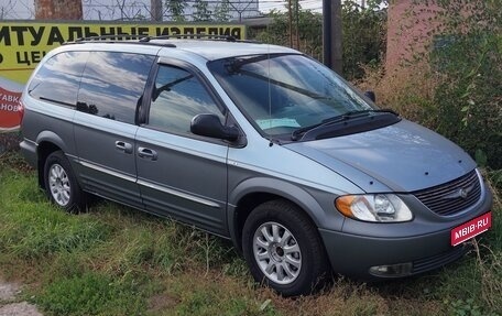 Chrysler Town & Country IV, 2003 год, 915 000 рублей, 1 фотография