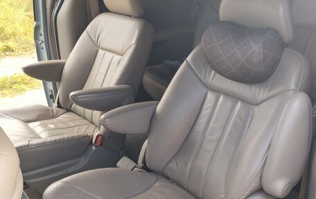 Chrysler Town & Country IV, 2003 год, 915 000 рублей, 9 фотография