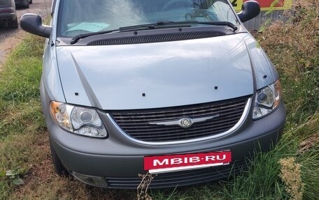 Chrysler Town & Country IV, 2003 год, 915 000 рублей, 3 фотография