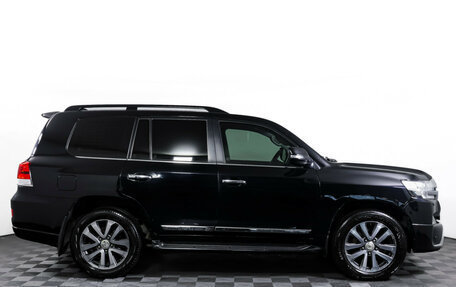 Toyota Land Cruiser 200, 2018 год, 5 655 000 рублей, 4 фотография