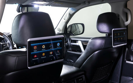 Toyota Land Cruiser 200, 2018 год, 5 655 000 рублей, 12 фотография