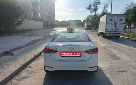 Hyundai Solaris II рестайлинг, 2018 год, 799 999 рублей, 3 фотография