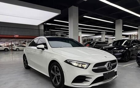 Mercedes-Benz A-Класс, 2022 год, 1 393 000 рублей, 3 фотография