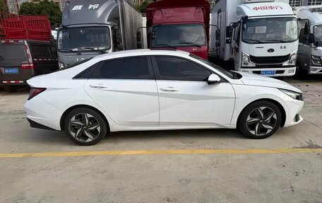Hyundai Elantra, 2022 год, 1 350 000 рублей, 4 фотография