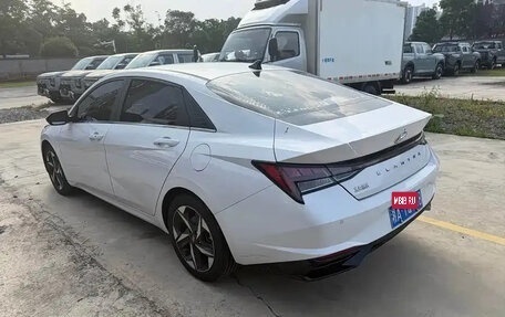 Hyundai Elantra, 2022 год, 1 350 000 рублей, 5 фотография