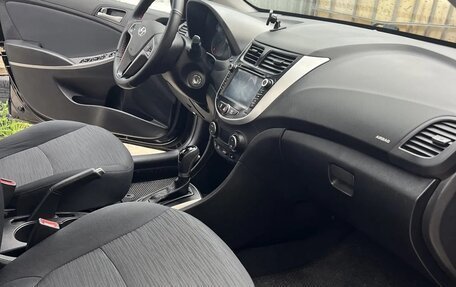 Hyundai Solaris II рестайлинг, 2016 год, 1 000 000 рублей, 10 фотография