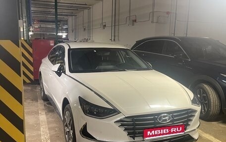 Hyundai Sonata VIII, 2021 год, 2 450 000 рублей, 1 фотография