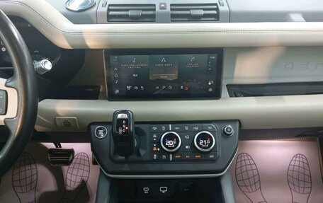 Land Rover Defender II, 2021 год, 7 300 000 рублей, 11 фотография