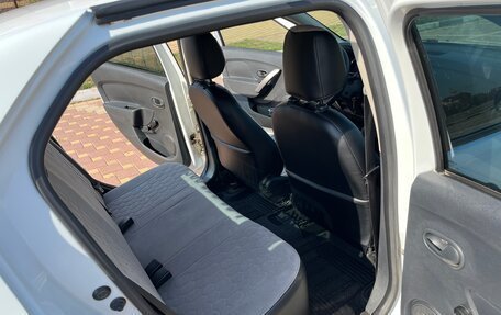 Renault Logan II, 2015 год, 650 000 рублей, 9 фотография