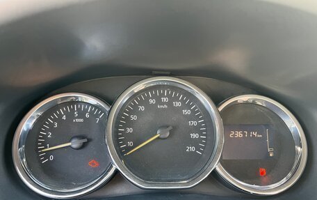 Renault Logan II, 2015 год, 650 000 рублей, 16 фотография