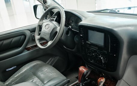 Toyota Land Cruiser 100 рестайлинг 2, 2001 год, 1 103 000 рублей, 16 фотография
